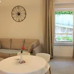 Ξενοδοχείο με διαμερίσματα Burbonka 4*