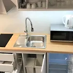 Ξενοδοχείο με διαμερίσματα Burbonka