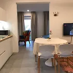 Burbonka Ξενοδοχείο με διαμερίσματα Νόβα Γκόριτσα