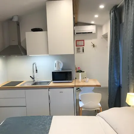 Burbonka نوفا جوريكا